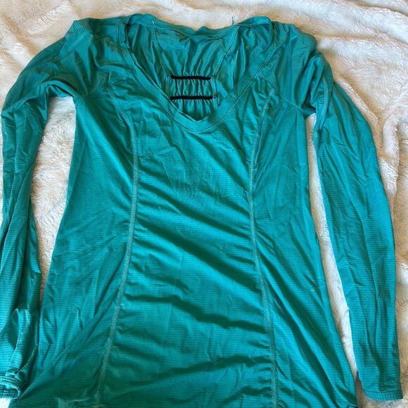 Lululemon Long Sleeve Tee Size 4 - Picture 1 of 3